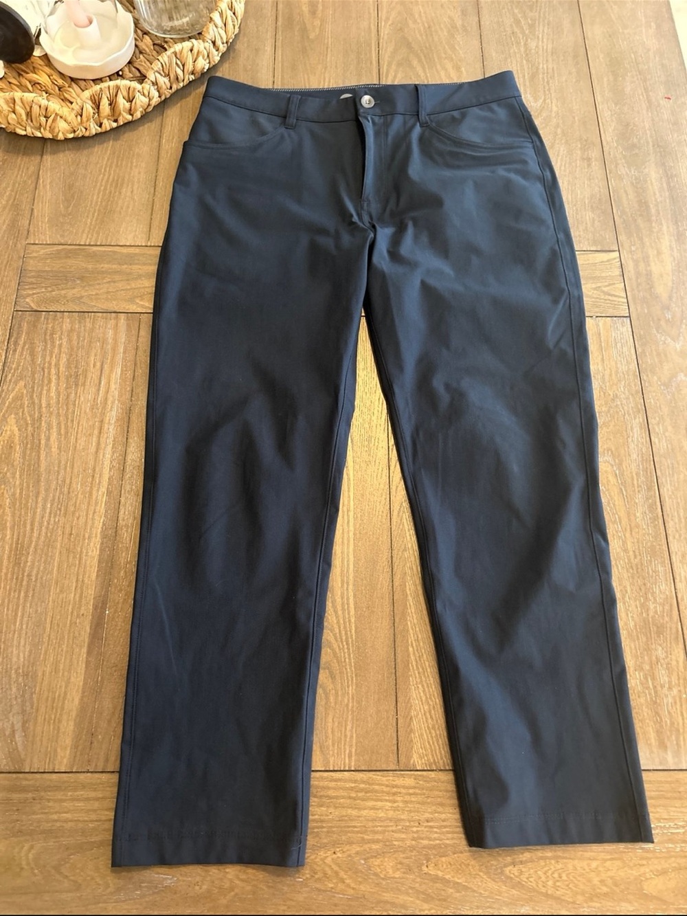 Vuori Black Straight-Leg Men’s Pants